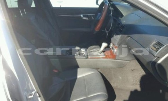 Acheter Occasion Voiture Mercedes-Benz C–Class Vert à Port Harcourt, Rivers State Acheter Occasion Voiture Mercedes-Benz C–Class Vert à Port Harcourt, Rivers State