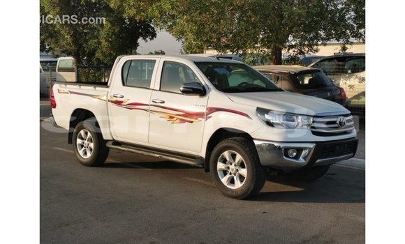 Acheter Import Voiture Toyota Hilux Blanc à Import - Dubai, État d'Abia Acheter Import Voiture Toyota Hilux Blanc à Import - Dubai, État d'Abia