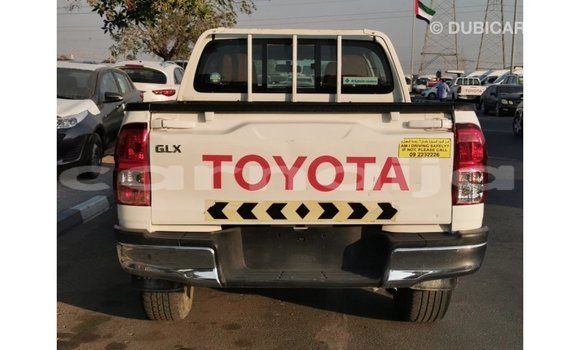 Acheter Import Voiture Toyota Hilux Blanc à Import - Dubai, État d'Abia Acheter Import Voiture Toyota Hilux Blanc à Import - Dubai, État d'Abia