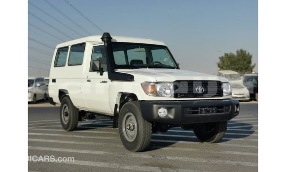 Buy Import Toyota Land Cruiser White Car in Import - Dubai in Abia State Buy Import Toyota Land Cruiser White Car in Import - Dubai in Abia State