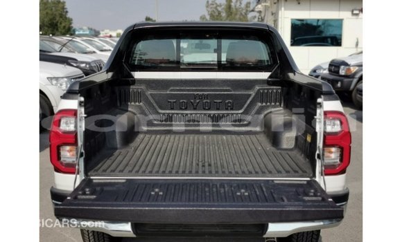 Acheter Import Voiture Toyota Hilux Blanc à Import - Dubai, État d'Abia Acheter Import Voiture Toyota Hilux Blanc à Import - Dubai, État d'Abia