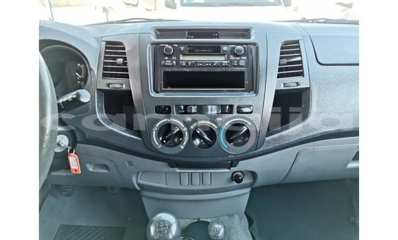 Buy Import Toyota Hilux White Car in Import - Dubai in Abia State Buy Import Toyota Hilux White Car in Import - Dubai in Abia State