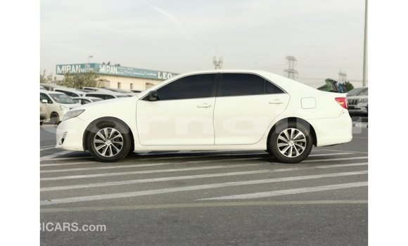 Buy Import Toyota Camry White Car in Import - Dubai in Abia State Buy Import Toyota Camry White Car in Import - Dubai in Abia State