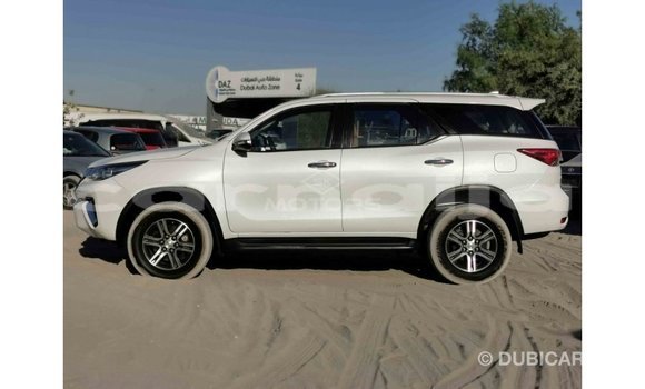 Acheter Import Voiture Toyota Fortuner Blanc à Import - Dubai, État d'Abia Acheter Import Voiture Toyota Fortuner Blanc à Import - Dubai, État d'Abia