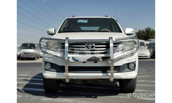Acheter Import Voiture Toyota Fortuner Blanc à Import - Dubai, État d'Abia Acheter Import Voiture Toyota Fortuner Blanc à Import - Dubai, État d'Abia