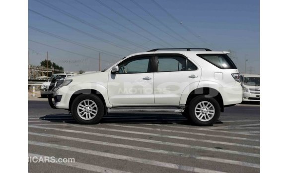 Acheter Import Voiture Toyota Fortuner Blanc à Import - Dubai, État d'Abia Acheter Import Voiture Toyota Fortuner Blanc à Import - Dubai, État d'Abia