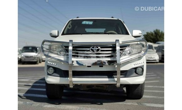 Acheter Import Voiture Toyota Fortuner Blanc à Import - Dubai, État d'Abia Acheter Import Voiture Toyota Fortuner Blanc à Import - Dubai, État d'Abia