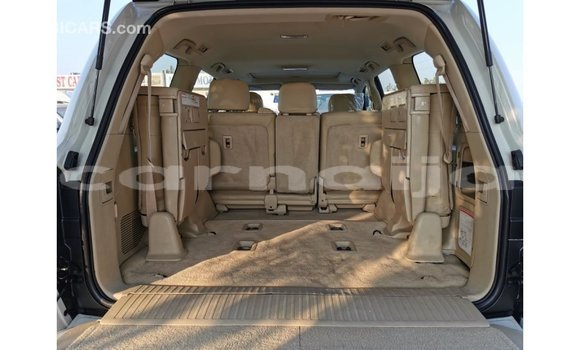 Acheter Import Voiture Toyota Land Cruiser Blanc à Import - Dubai, État d'Abia Acheter Import Voiture Toyota Land Cruiser Blanc à Import - Dubai, État d'Abia
