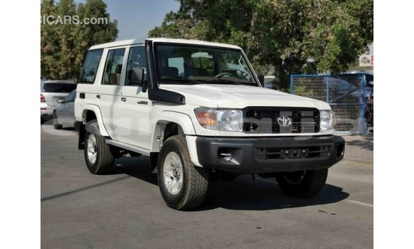 Acheter Import Voiture Toyota Land Cruiser Blanc à Import - Dubai, État d'Abia Acheter Import Voiture Toyota Land Cruiser Blanc à Import - Dubai, État d'Abia