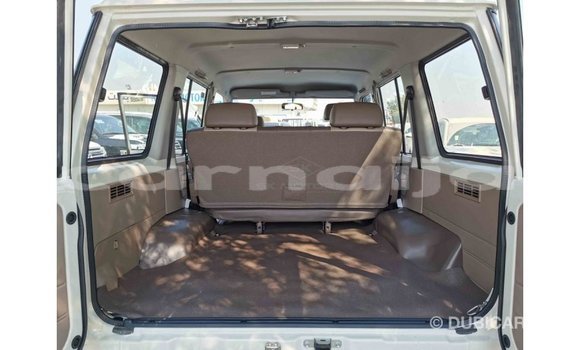 Acheter Import Voiture Toyota Land Cruiser Blanc à Import - Dubai, État d'Abia Acheter Import Voiture Toyota Land Cruiser Blanc à Import - Dubai, État d'Abia