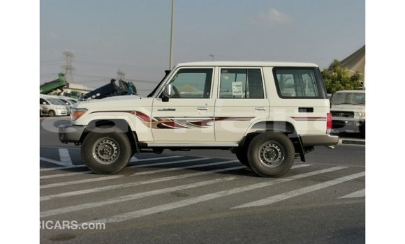 Buy Import Toyota Land Cruiser White Car in Import - Dubai in Abia State Buy Import Toyota Land Cruiser White Car in Import - Dubai in Abia State