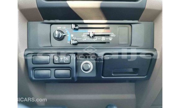 Acheter Import Voiture Toyota Land Cruiser Rouge à Import - Dubai, État d'Abia Acheter Import Voiture Toyota Land Cruiser Rouge à Import - Dubai, État d'Abia