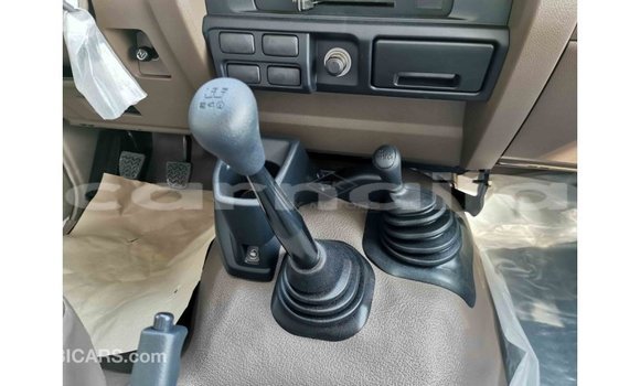 Acheter Import Voiture Toyota Land Cruiser Blanc à Import - Dubai, État d'Abia Acheter Import Voiture Toyota Land Cruiser Blanc à Import - Dubai, État d'Abia