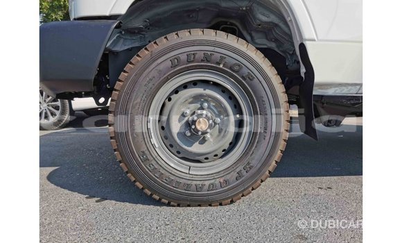 Acheter Import Voiture Toyota Land Cruiser Blanc à Import - Dubai, État d'Abia Acheter Import Voiture Toyota Land Cruiser Blanc à Import - Dubai, État d'Abia