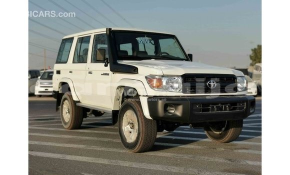 Acheter Import Voiture Toyota Land Cruiser Blanc à Import - Dubai, État d'Abia Acheter Import Voiture Toyota Land Cruiser Blanc à Import - Dubai, État d'Abia