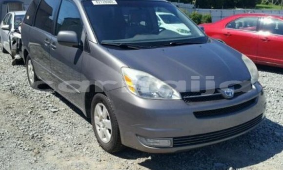 Acheter Occasion Voiture Toyota Sienna Vert à Zakirai, État de Kano Acheter Occasion Voiture Toyota Sienna Vert à Zakirai, État de Kano
