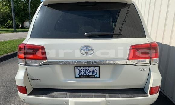 Acheter Import Voiture Toyota Land Cruiser Prado Blanc à Mubi, Adamawa Acheter Import Voiture Toyota Land Cruiser Prado Blanc à Mubi, Adamawa