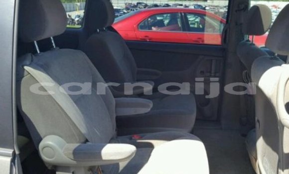 Acheter Occasion Voiture Toyota Sienna Vert à Zakirai, État de Kano Acheter Occasion Voiture Toyota Sienna Vert à Zakirai, État de Kano