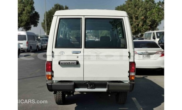 Acheter Import Voiture Toyota Land Cruiser Blanc à Import - Dubai, État d'Abia Acheter Import Voiture Toyota Land Cruiser Blanc à Import - Dubai, État d'Abia