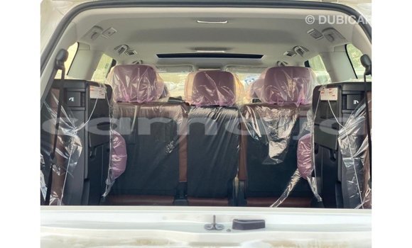 Acheter Import Voiture Toyota Land Cruiser Blanc à Import - Dubai, État d'Abia Acheter Import Voiture Toyota Land Cruiser Blanc à Import - Dubai, État d'Abia