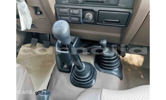 Acheter Import Voiture Toyota Land Cruiser Blanc à Import - Dubai, État d'Abia Acheter Import Voiture Toyota Land Cruiser Blanc à Import - Dubai, État d'Abia