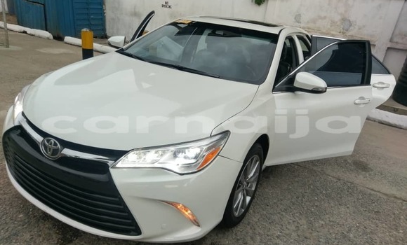 Buy Import Toyota Camry White Car in Ipokia in Ogun State Buy Import Toyota Camry White Car in Ipokia in Ogun State