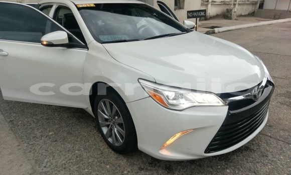 Buy Import Toyota Camry White Car in Ipokia in Ogun State Buy Import Toyota Camry White Car in Ipokia in Ogun State