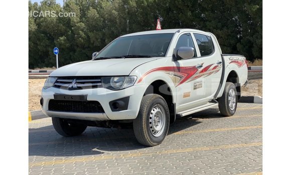 Buy Import Mitsubishi L200 White Car in Import - Dubai in Abia State Buy Import Mitsubishi L200 White Car in Import - Dubai in Abia State