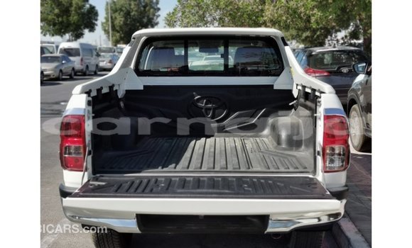 Buy Import Toyota Hilux White Car in Import - Dubai in Abia State Buy Import Toyota Hilux White Car in Import - Dubai in Abia State