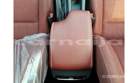 Acheter Import Voiture Toyota Hilux Blanc à Import - Dubai, État d'Abia Acheter Import Voiture Toyota Hilux Blanc à Import - Dubai, État d'Abia