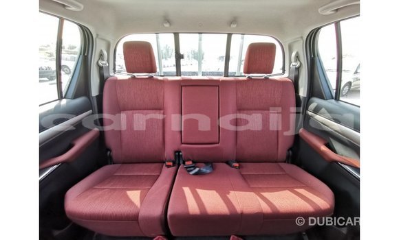 Acheter Import Voiture Toyota Hilux Blanc à Import - Dubai, État d'Abia Acheter Import Voiture Toyota Hilux Blanc à Import - Dubai, État d'Abia