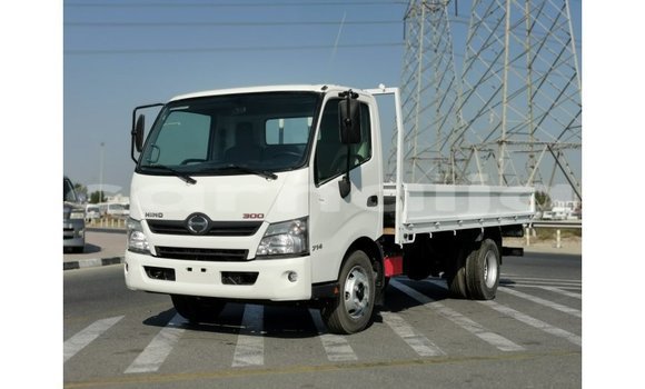 Buy Import Hino 300 Series White Truck in Import - Dubai in Abia State