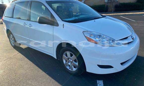 Acheter Neuf Voiture Toyota Sienna Blanc à Badagry, État de Lagos