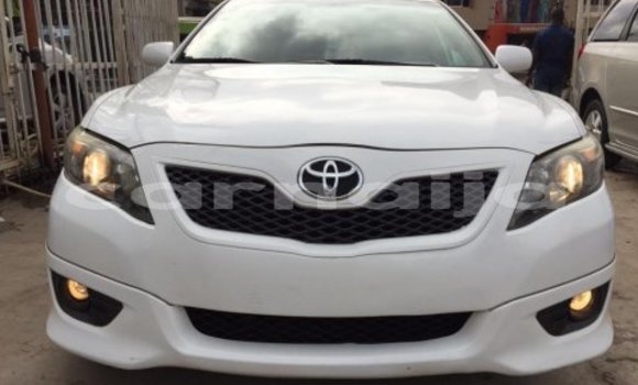 Buy Used Toyota Camry White Car in Sango Ota in Ogun Buy Used Toyota Camry White Car in Sango Ota in Ogun