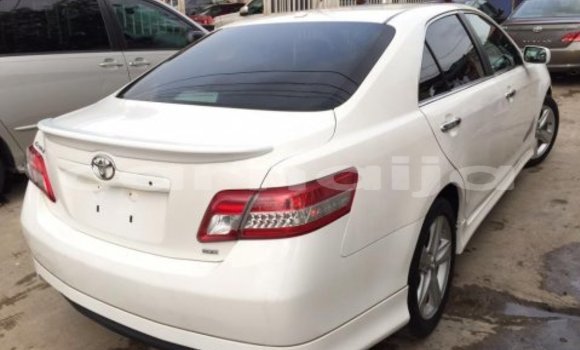 Buy Used Toyota Camry White Car in Sango Ota in Ogun Buy Used Toyota Camry White Car in Sango Ota in Ogun