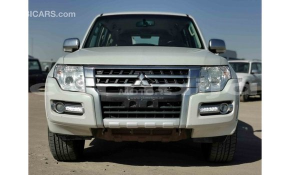 Acheter Import Voiture Mitsubishi Pajero Blanc à Import - Dubai, État d'Abia Acheter Import Voiture Mitsubishi Pajero Blanc à Import - Dubai, État d'Abia
