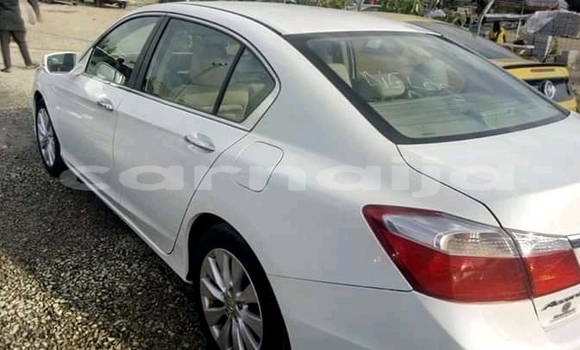 Acheter Import Voiture Honda Accord Blanc à Ipokia, État d'Ogun Acheter Import Voiture Honda Accord Blanc à Ipokia, État d'Ogun