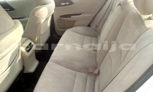 Acheter Import Voiture Honda Accord Blanc à Ipokia, État d'Ogun Acheter Import Voiture Honda Accord Blanc à Ipokia, État d'Ogun
