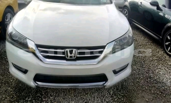 Acheter Import Voiture Honda Accord Blanc à Ipokia, État d'Ogun Acheter Import Voiture Honda Accord Blanc à Ipokia, État d'Ogun