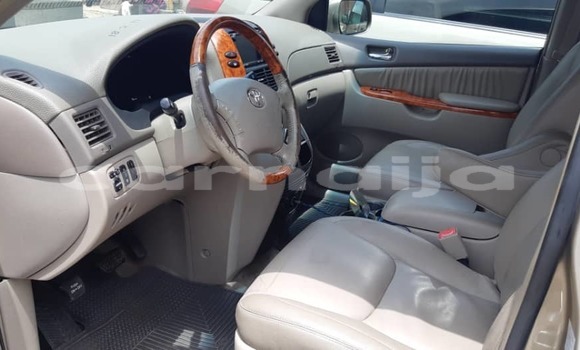Acheter Import Voiture Toyota Sienna Gris à Ipokia, État d'Ogun Acheter Import Voiture Toyota Sienna Gris à Ipokia, État d'Ogun