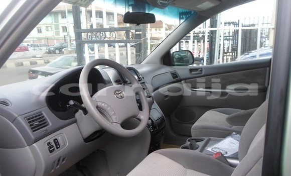 Acheter Occasion Voiture Toyota Sienna Beige à Lagos, État de Lagos Acheter Occasion Voiture Toyota Sienna Beige à Lagos, État de Lagos