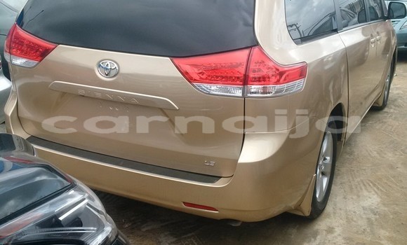 Buy Import Toyota Sienna Other Car in Ikpoba in Edo Buy Import Toyota Sienna Other Car in Ikpoba in Edo