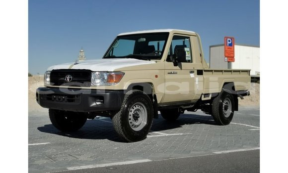 Acheter Import Voiture Toyota Land Cruiser Beige à Import - Dubai, État d'Abia Acheter Import Voiture Toyota Land Cruiser Beige à Import - Dubai, État d'Abia