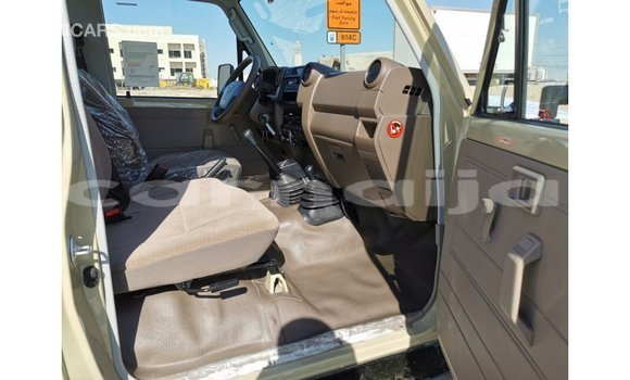 Acheter Import Voiture Toyota Land Cruiser Beige à Import - Dubai, État d'Abia Acheter Import Voiture Toyota Land Cruiser Beige à Import - Dubai, État d'Abia