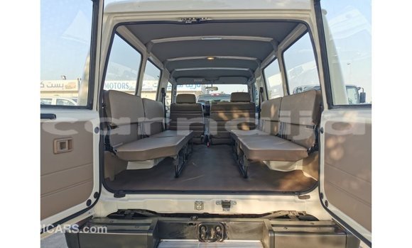 Buy Import Toyota Land Cruiser White Car in Import - Dubai in Abia State Buy Import Toyota Land Cruiser White Car in Import - Dubai in Abia State