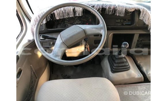 Acheter Import Voiture Toyota Coaster Blanc à Import - Dubai, État d'Abia Acheter Import Voiture Toyota Coaster Blanc à Import - Dubai, État d'Abia