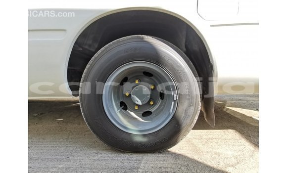 Buy Import Toyota Coaster White Car in Import - Dubai in Abia State Buy Import Toyota Coaster White Car in Import - Dubai in Abia State