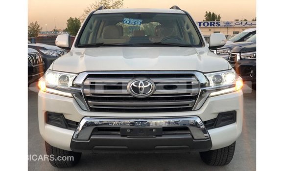 Acheter Import Voiture Toyota Land Cruiser Blanc à Import - Dubai, État d'Abia Acheter Import Voiture Toyota Land Cruiser Blanc à Import - Dubai, État d'Abia