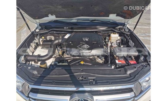 Buy Import Toyota Land Cruiser White Car in Import - Dubai in Abia State Buy Import Toyota Land Cruiser White Car in Import - Dubai in Abia State