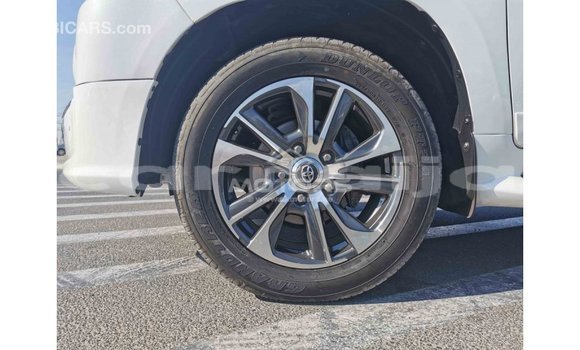 Buy Import Toyota Land Cruiser White Car in Import - Dubai in Abia State Buy Import Toyota Land Cruiser White Car in Import - Dubai in Abia State